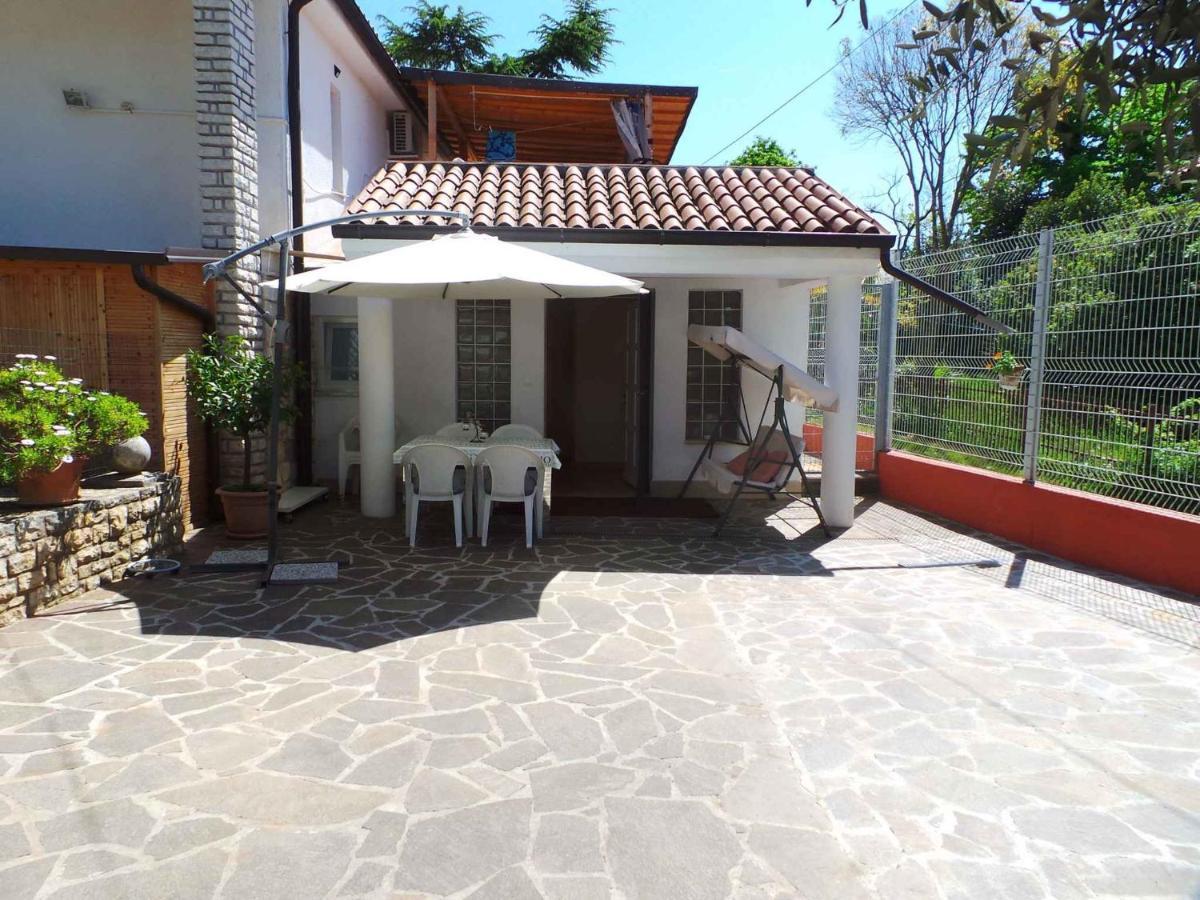 One-Bedroom Holiday Home In Umag/Istrien 12158 Eksteriør bilde